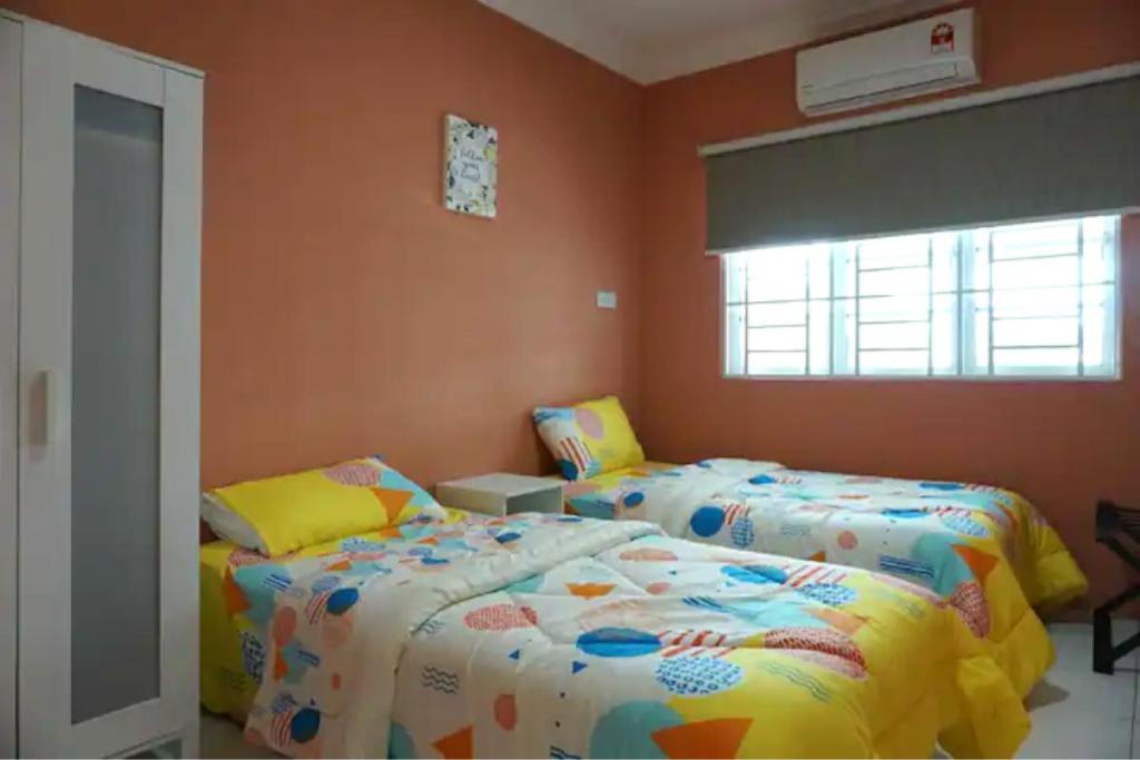 Top 10 Best Airbnbs in Kuching 2025 4 Michelles-Airbnb-bedroom