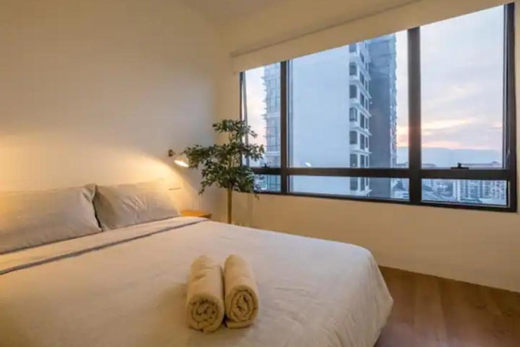 Top 10 Best Airbnbs in Penang 2025 8 Delightful-Japandi-Retreat-bedroom