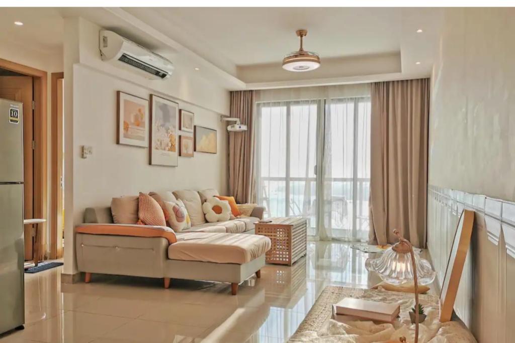 Top 10 Best Airbnbs in Johor Bahru 2025 7 Condo-Town-Centre-living-room