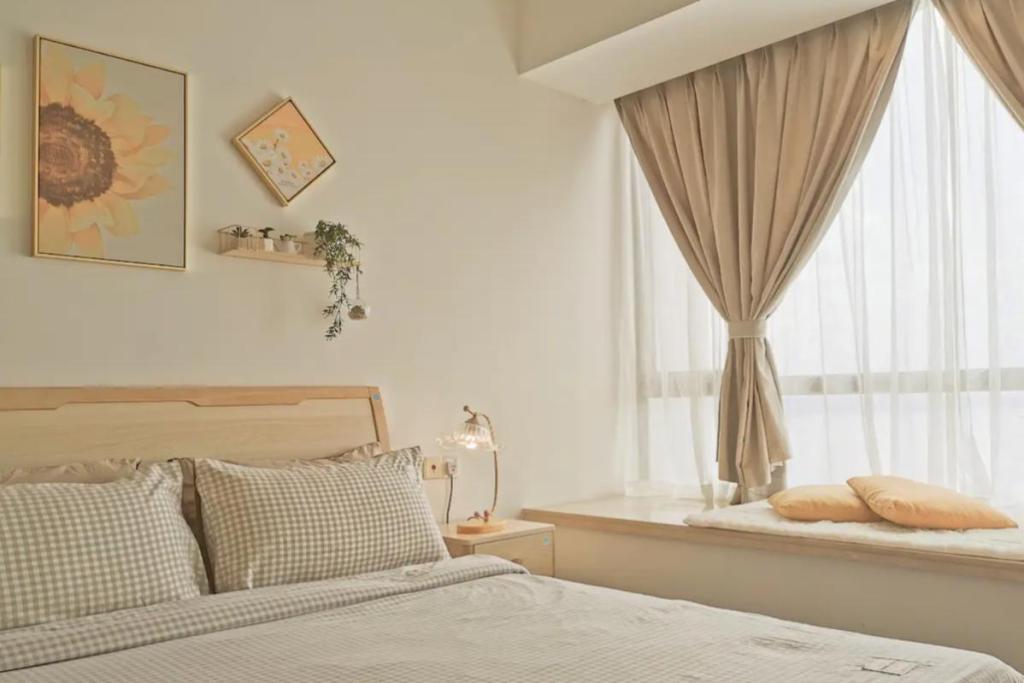 Top 10 Best Airbnbs in Johor Bahru 2025 6 Condo-Town-Centre-bedroom