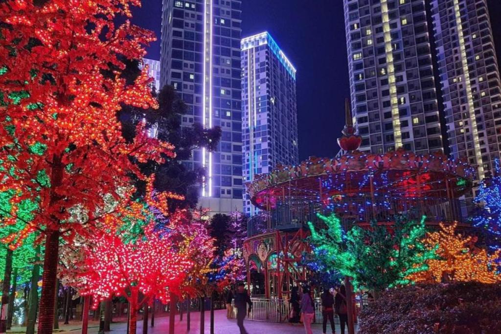 Top 10 Best Photoshoot Locations for Graduation in KL & Selangor 2025 10 I City Theme Park 1