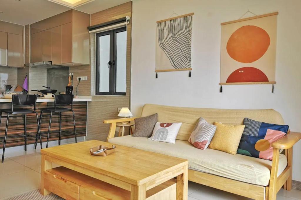 Top 10 Best Airbnbs in Johor Bahru 2025 19 Minimalism-Geometric-Style-living-space