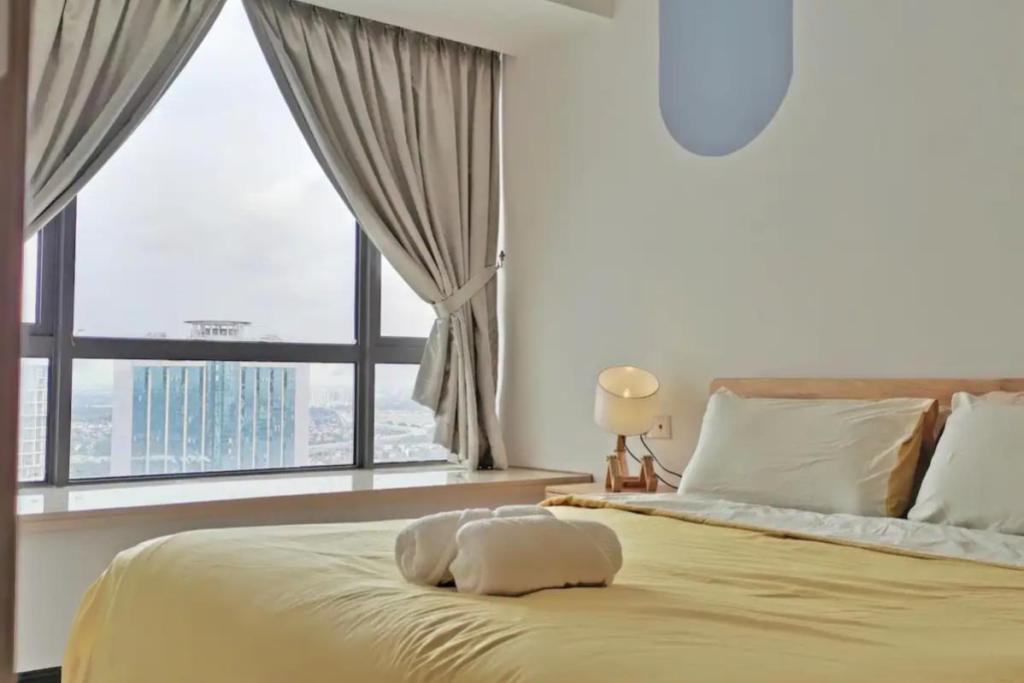 Top 10 Best Airbnbs in Johor Bahru 2025 18 Minimalism-Geometric-Style-bedroom