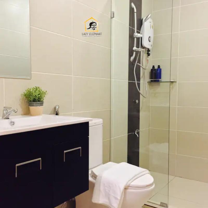 Top 10 Best Airbnbs in Kota Kinabalu 2025 11 Studio-Room-washroom