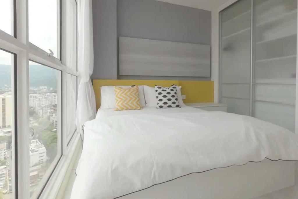 Top 10 Best Airbnbs in Penang 2025 14 Wilsons-Suite-bedroom