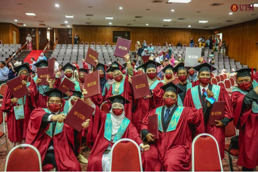 Top 10 Best Cheap Universities in Malaysia for International Students 2025 5 Universiti Teknologi Malaysia Students