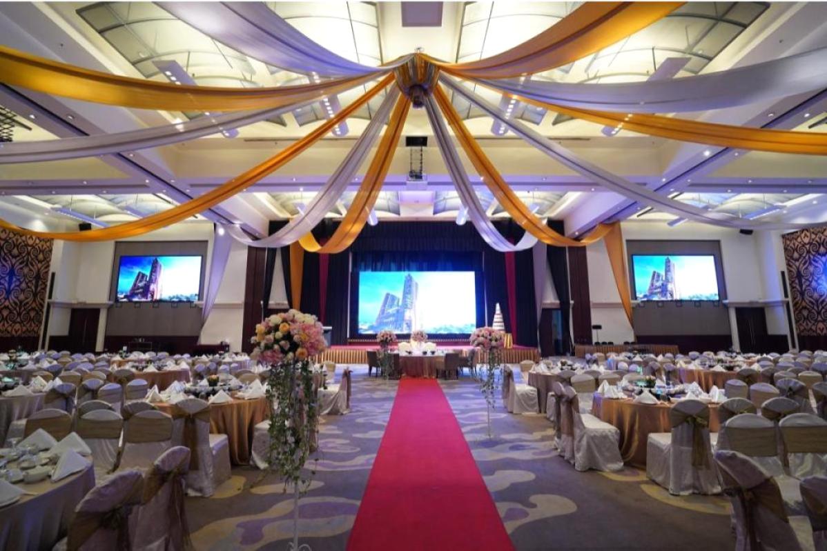 Top 10 Best Wedding Venues in Kuala Lumpur 2025 6 Berjaya-Times-Square-Hotel-Manhattan-Ballroom