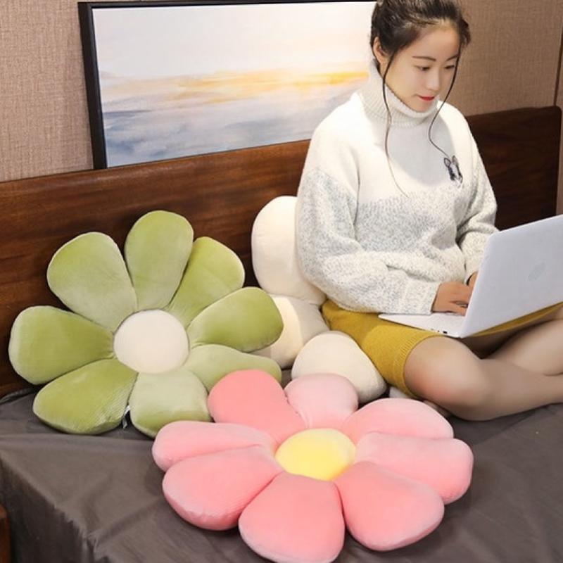 20 Hadiah Valentine Terbaik Untuk Kekasih Wanita Di Malaysia 2025 20 Colourful Fluffy Flower Pillow