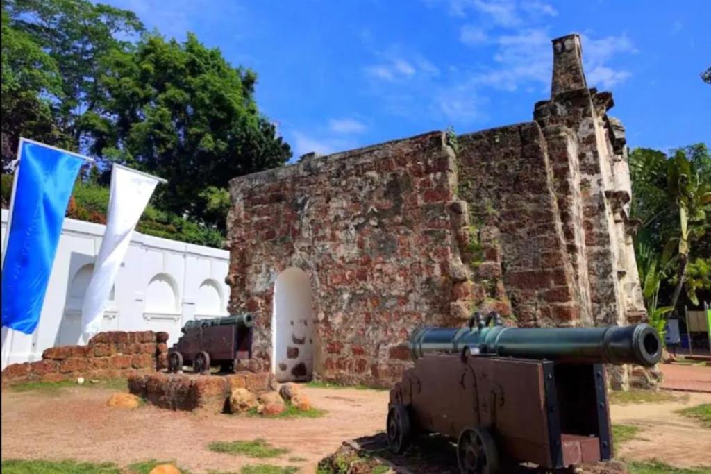 Melaka Itinerary: Plan Your Perfect Trip in the Small City 6 Discover A Famosa 1