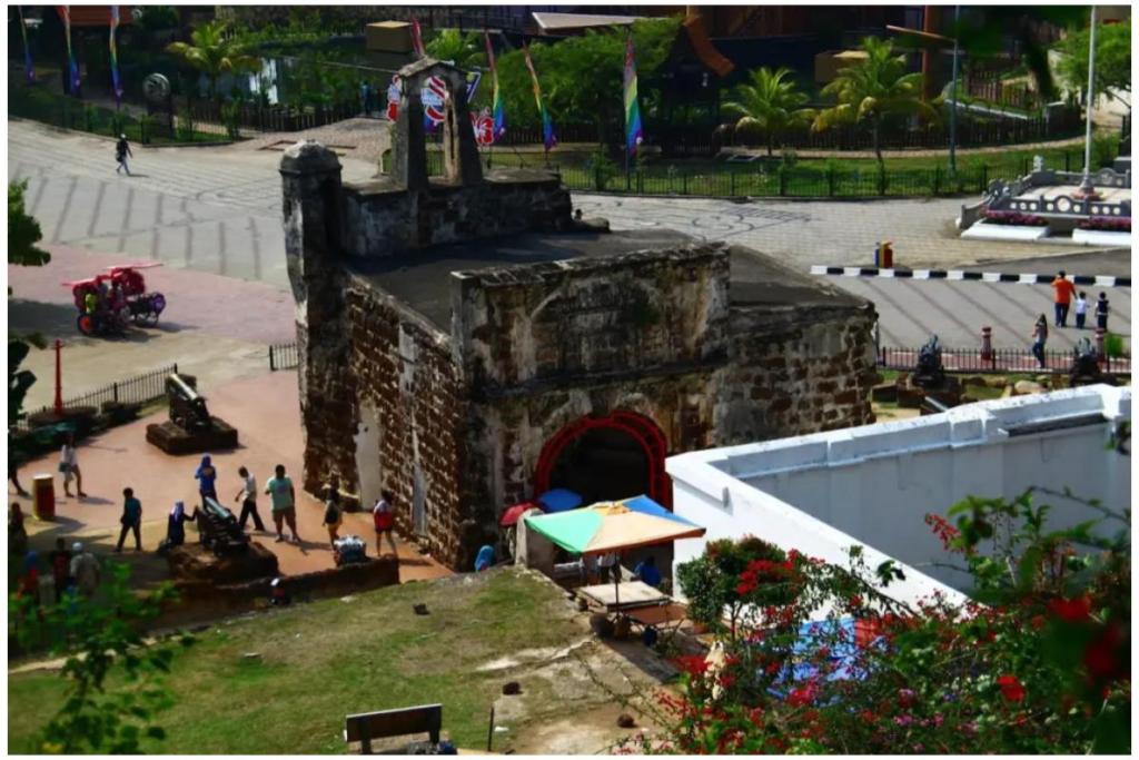 Melaka Itinerary: Plan Your Perfect Trip in the Small City 5 Discover A Famosa