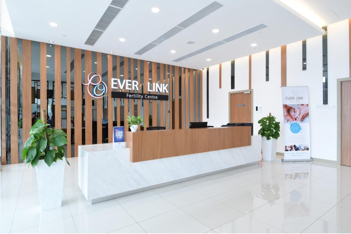 Top 10 Best Fertility Clinics in Malaysia 2025 2 Ever-Link-front-counter