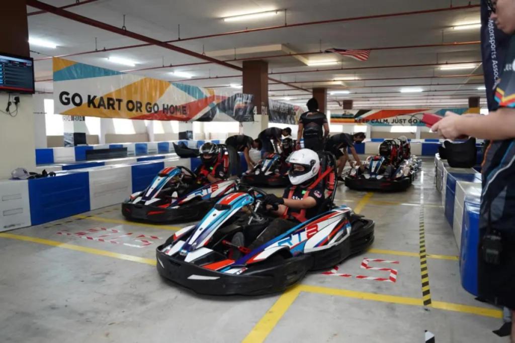 10 Percutian Hujung Minggu Bajet Terbaik Bawah RM150 di Selangor 2025 17 Formula-Karting-interior