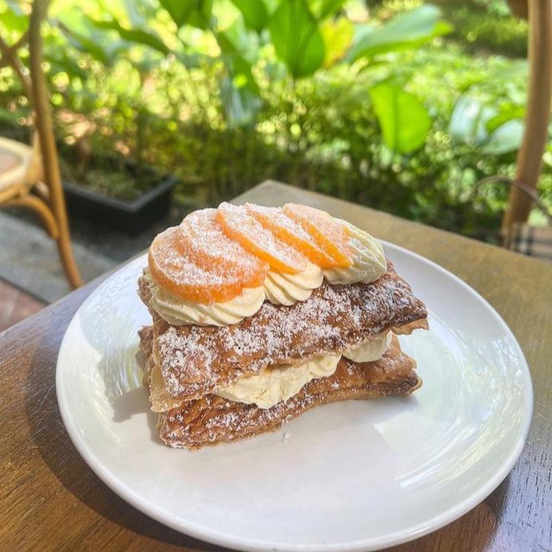 Top 10 Best Cafes in Ampang 2025 4 Kenny-Hills-peach-strudel