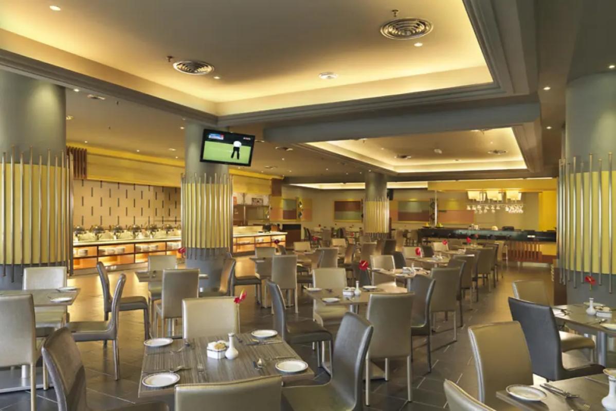 9 Bufet Murah Terbaik di Pulau Pinang Bawah RM150 pada 2025 16 Main-Street-Cafe-interior