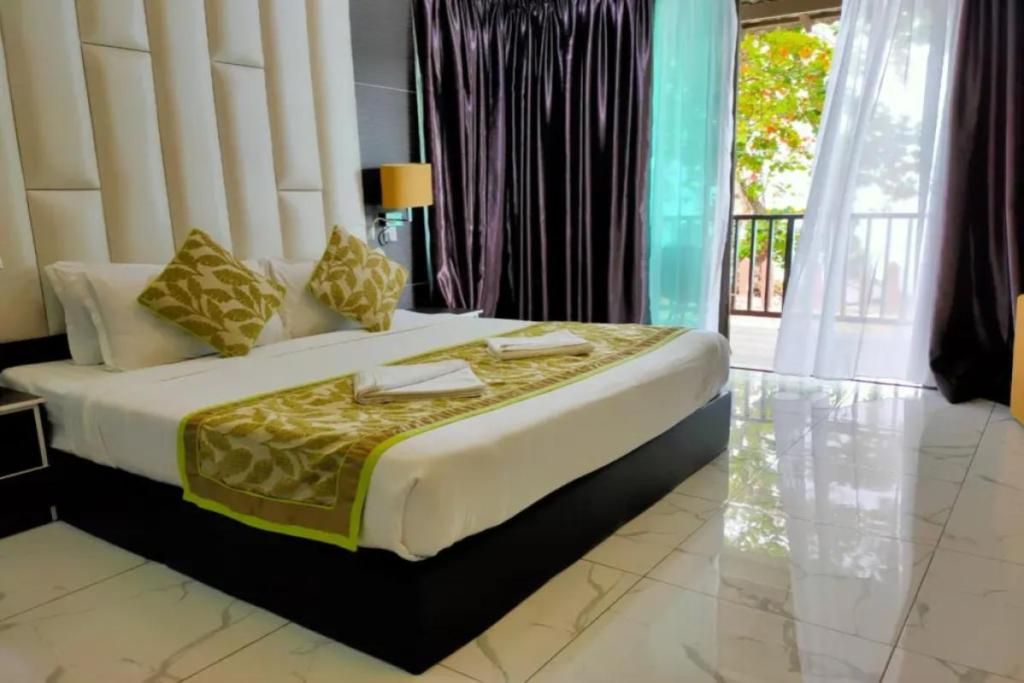 Top 10 Budget Beach Resort Hotels Below RM200 in Pangkor 2025 7 Pangkor-Village-Beach-Resort-inside-the-room