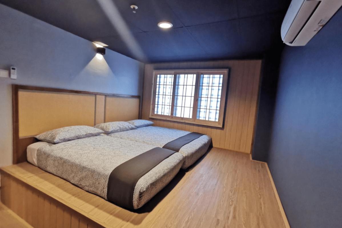 Top 10 Budget Beach Resort Hotels Below RM200 in Pangkor 2025 21 Tatami@DTepi-Laut-inside-the-room