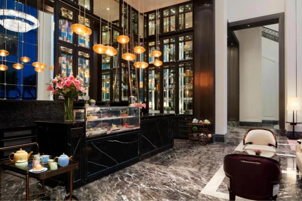 9 Tempat Terbaik Untuk High Tea di KL Bawah RM200 Seorang 2025 16 St.-Regis-interior