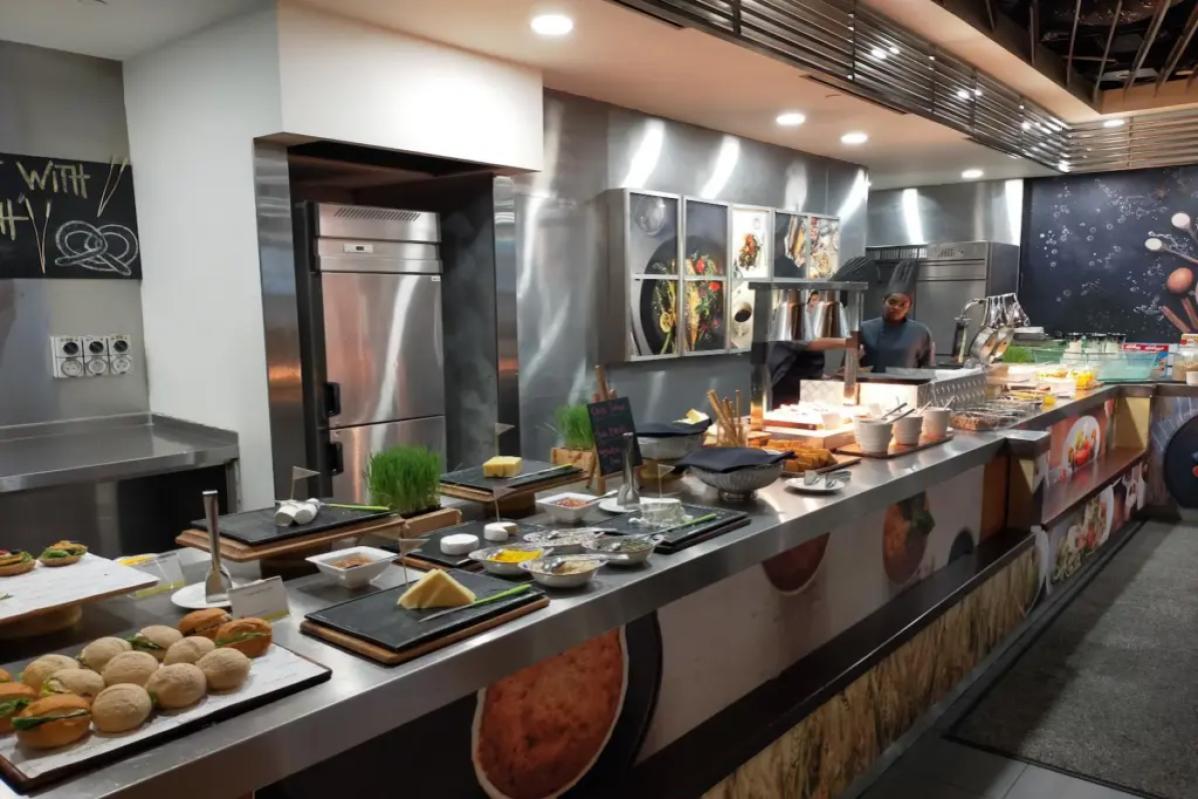 9 Tempat Terbaik Untuk High Tea di KL Bawah RM200 Seorang 2025 15 Westin-variety-of-food