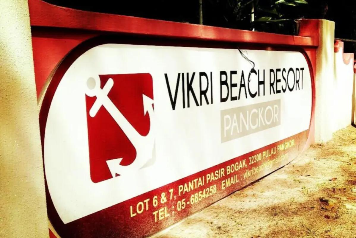 Top 10 Budget Beach Resort Hotels Below RM200 in Pangkor 2025 4 Vikri-Beach-Resort-signboard
