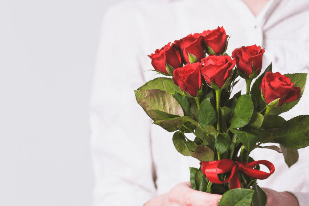 Top 10 Best Flowers for Valentine's Day in Malaysia 2025 3 Red Roses