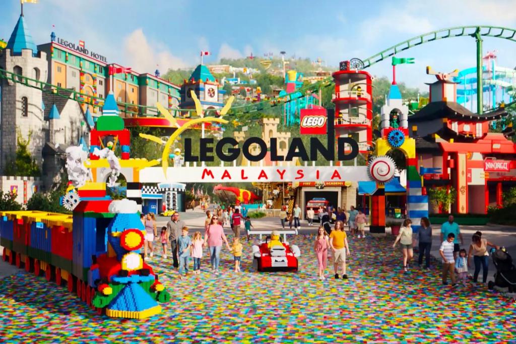 LEGOLAND Free LEGO® Retro Food Truck 2 promo 2 1