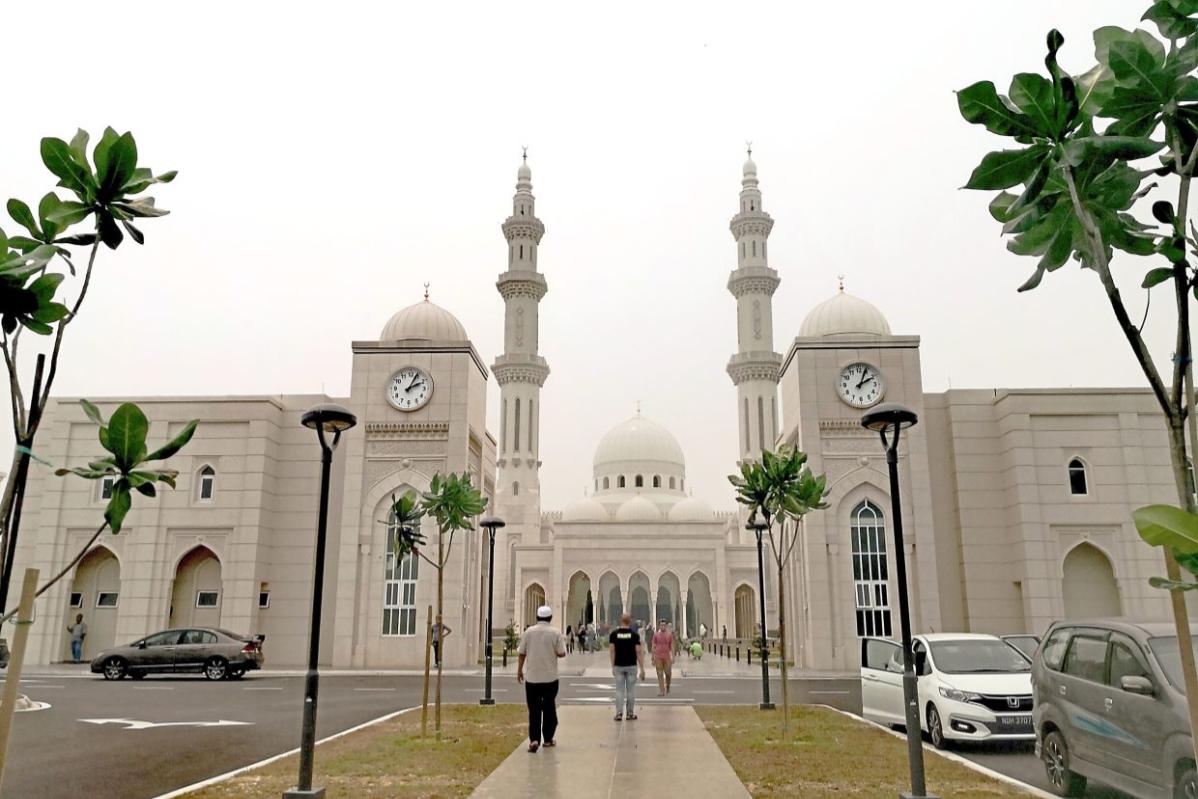 10 Best Things To Do During Hari Raya Aidilfitri & Hari Raya Haji 2025 14 Admire The Beauty of Masjid Sri Sendayan