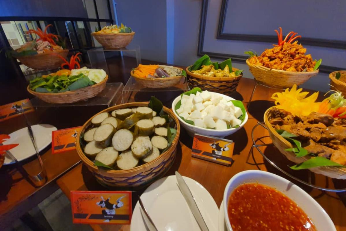 Top 10 Best Buffet Ramadan in Selangor 2024 9 Bespoke Hotel Puchong 1