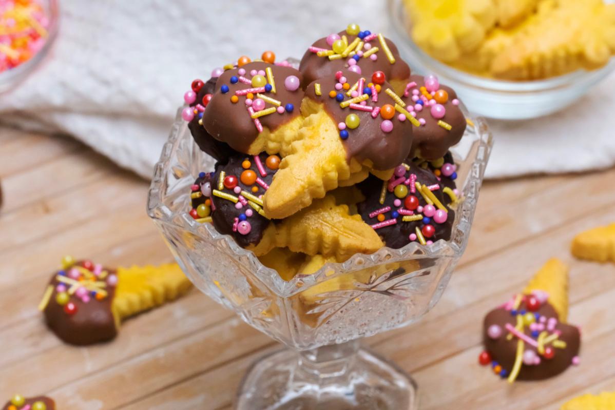 30 Easy & Delicious Kuih Raya Recipes in 2025 24 Biskut Aiskrim