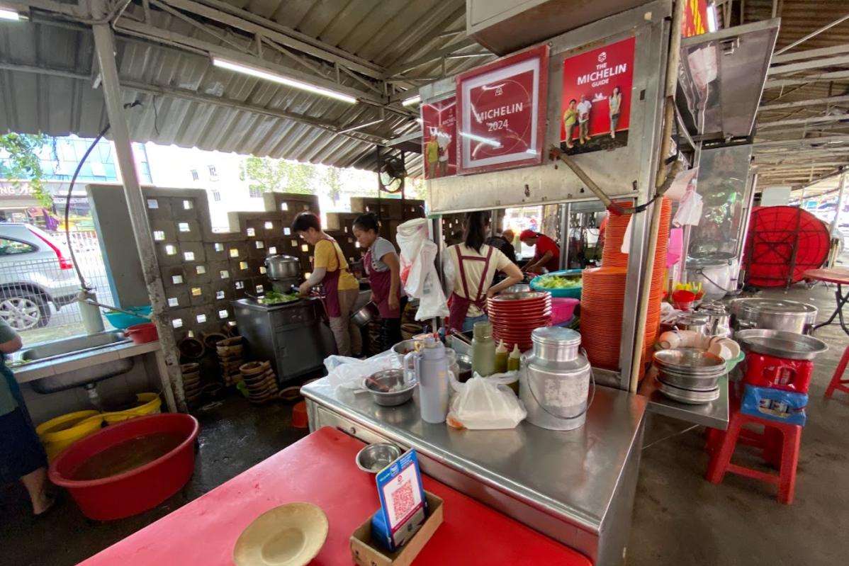 Top 10 Best Delicious Claypot Rice in Kuala Lumpur 2025 6 Claypot-Chicken-Rice-stall-at-Jln-Ipoh