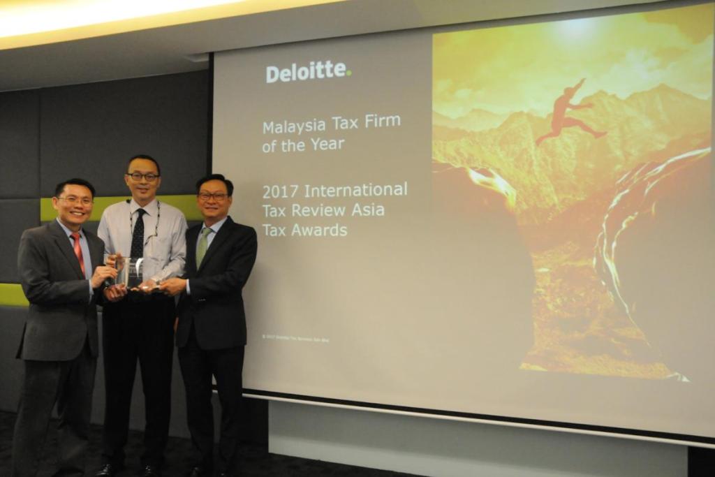 Top 25 Best Accounting Firms in Malaysia 2025 47 Deloitte-award-presentation