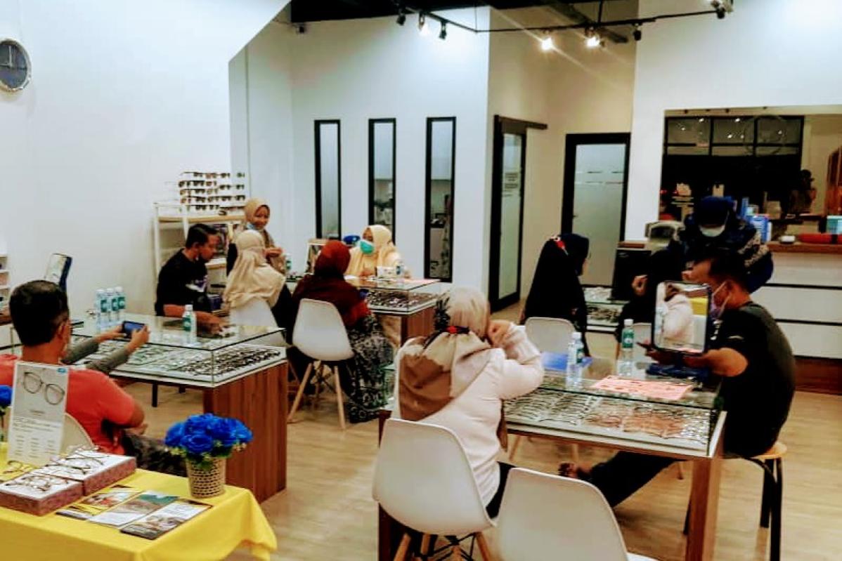 Top 10 Best Optical Shops in Malaysia 2025 22 HS-Optometrist-interior