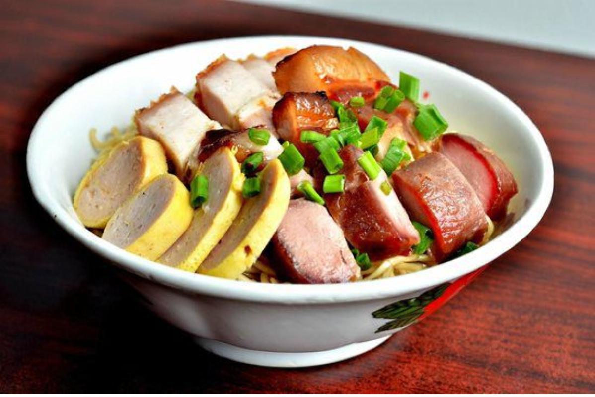 Top 15 Best Breakfast Restaurants in Kota Kinabalu 2025 20 Ming-Ge-roasted-mixed meat-noodle
