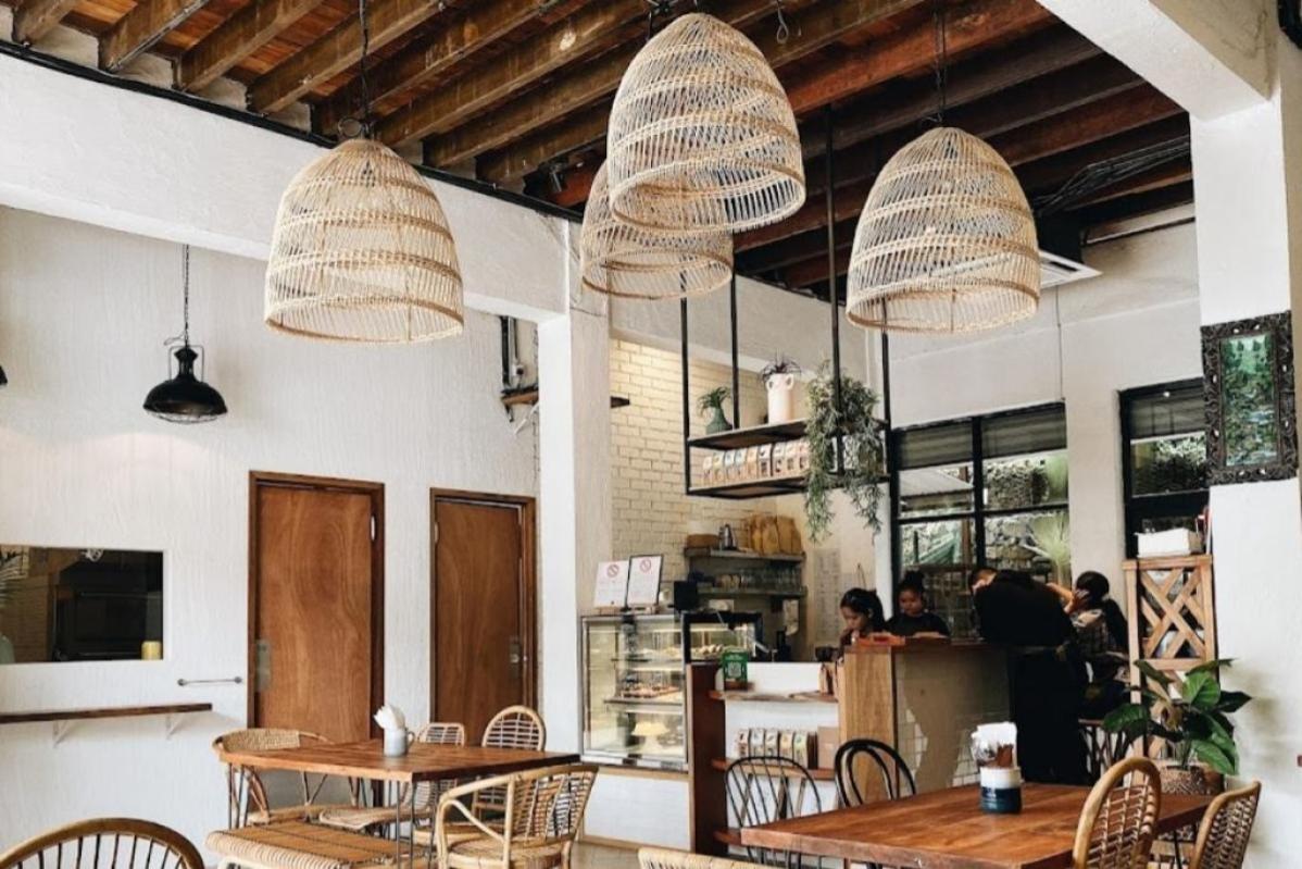 Top 15 Best Breakfast Restaurants in Kota Kinabalu 2025 4 Nook-Cafe-interior