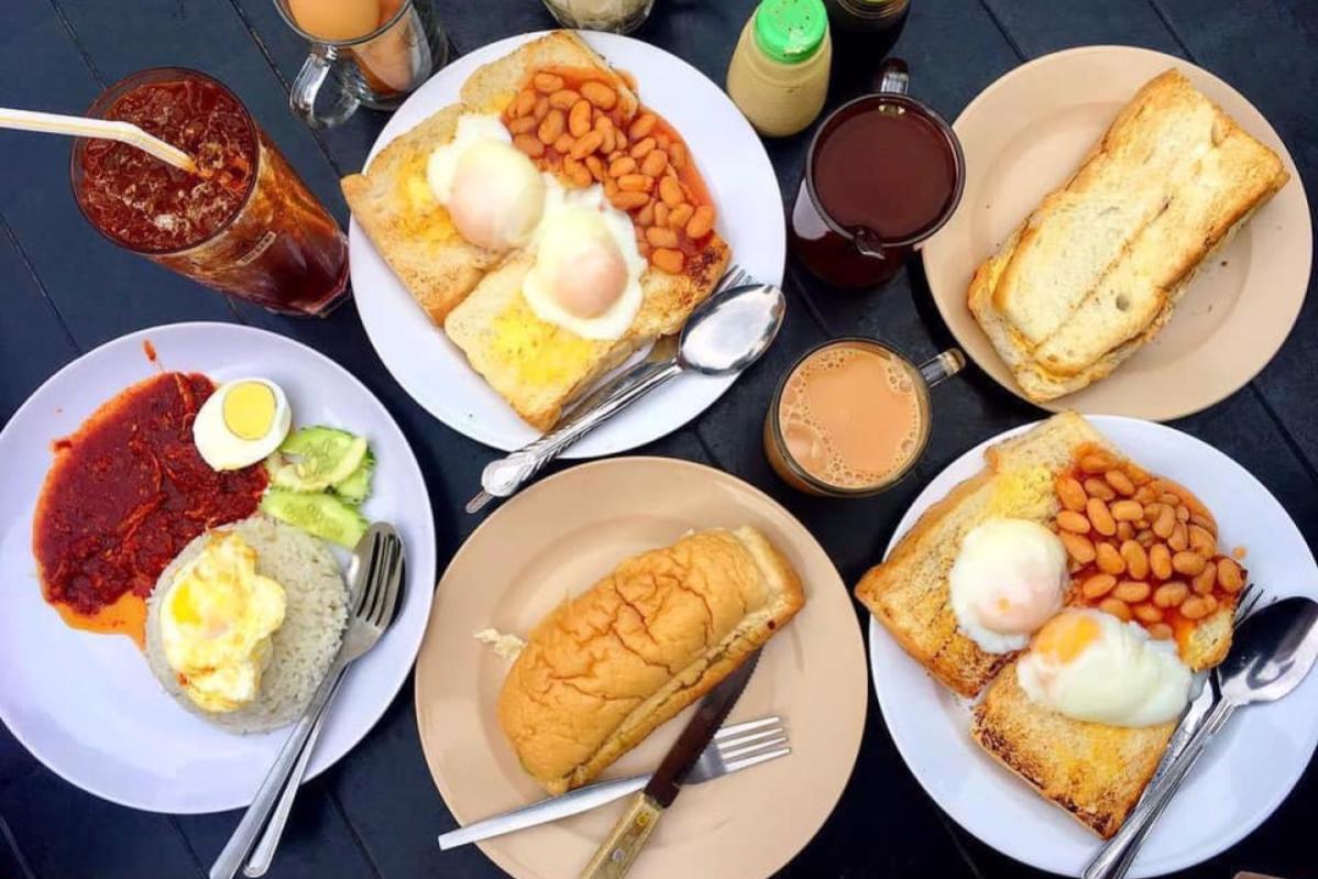 Top 10 Best Food in Taiping 2025 11 breakfast-at-Roti-Bakar-Abang-Fadzil