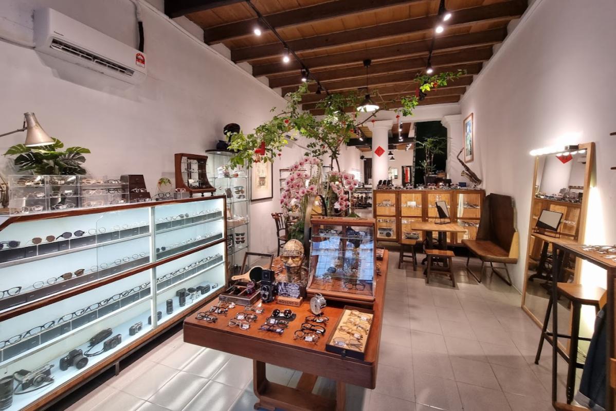 Top 10 Best Optical Shops in Malaysia 2025 18 Spark-Optics-unique-shop-in-cafe-concept