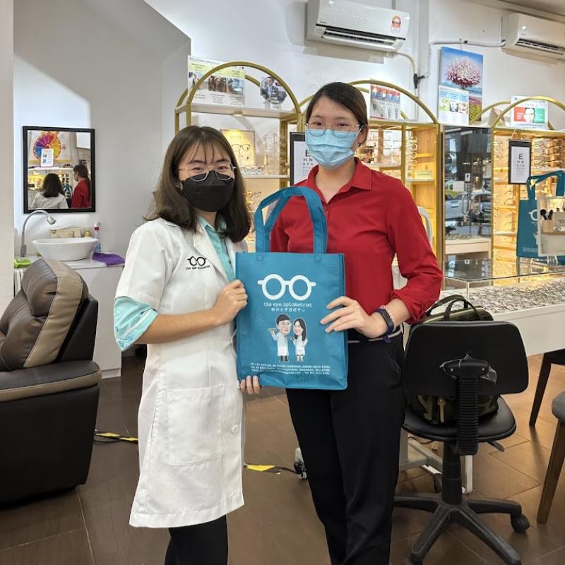 Top 10 Best Optical Shops in Malaysia 2025 7 customer-satisfaction-at-The-Eye-Optometrist
