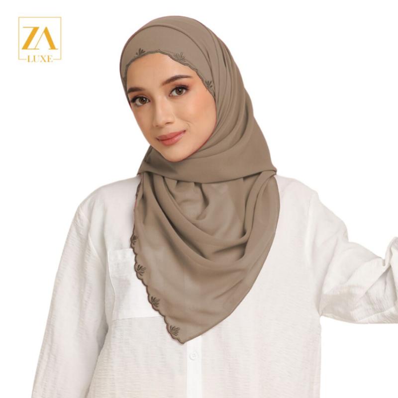 8 Selendang Raya Terbaik di Malaysia 2024 4 Zoe Arissa Tudung Shawl Sulam