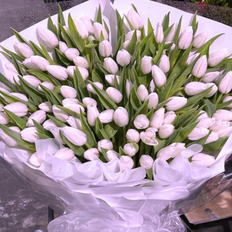 Top 10 Best Mother's Day Flowers to Buy in Malaysia 2024 5 Tulips