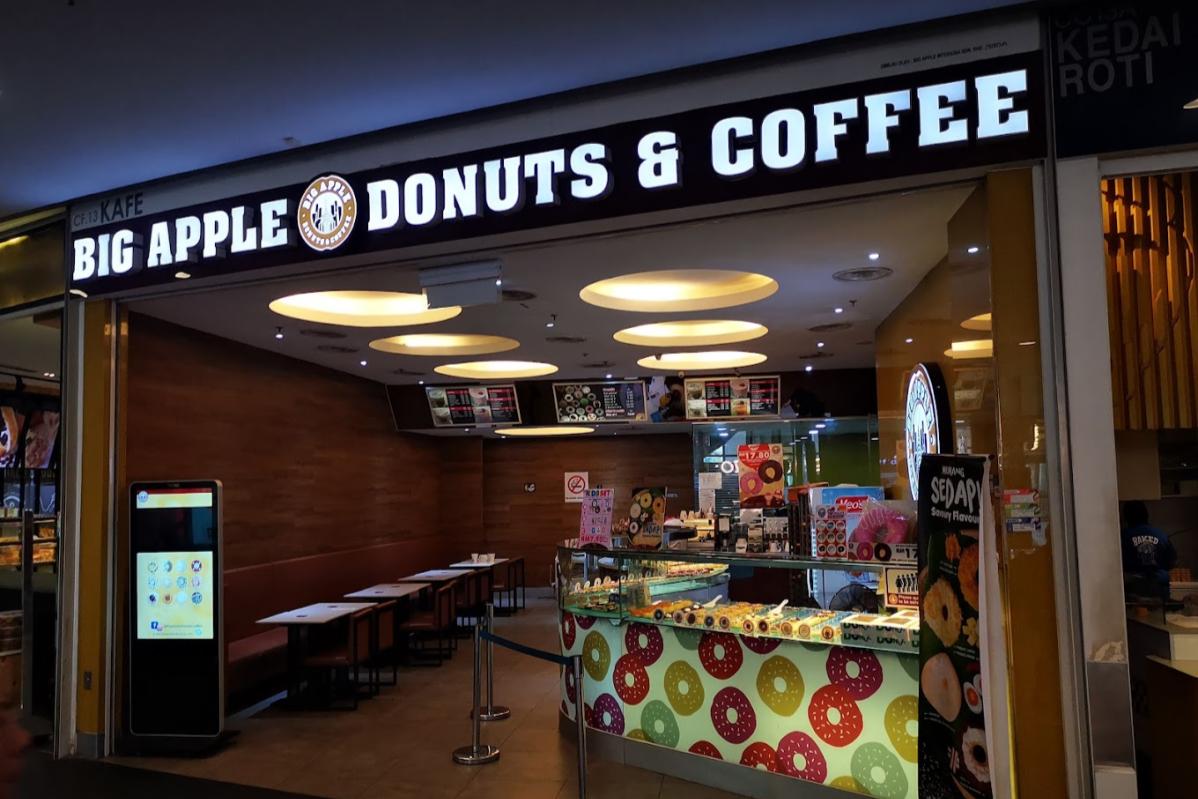 10 Donat Terbaik di Kuala Lumpur & Selangor 2025 18 Big Apple Donuts Coffee @ Nu Sentral