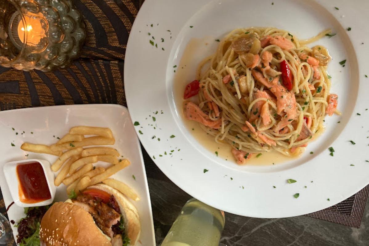 10 Restoran Terbaik untuk Dilawati pada Hari Bapa di Malaysia 2024 3 Envi Skydining 1