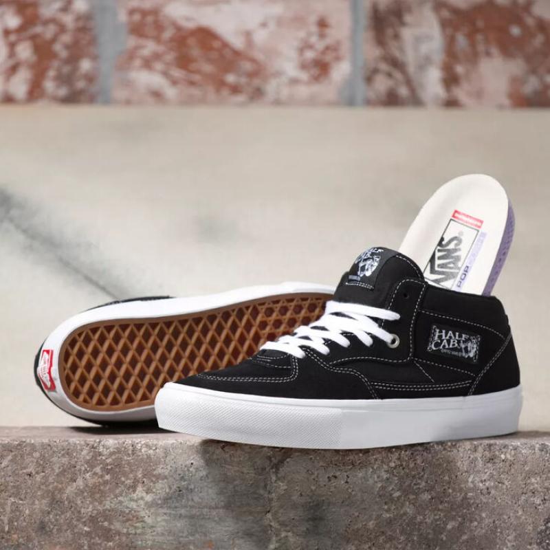 8 Kasut Skateboard Terbaik di Malaysia 2025 5 Vans Half Cab Skate