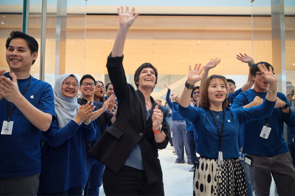 Apple Store Pertama di Malaysia Kini Dibuka! 1 Malaysias First Apple Store