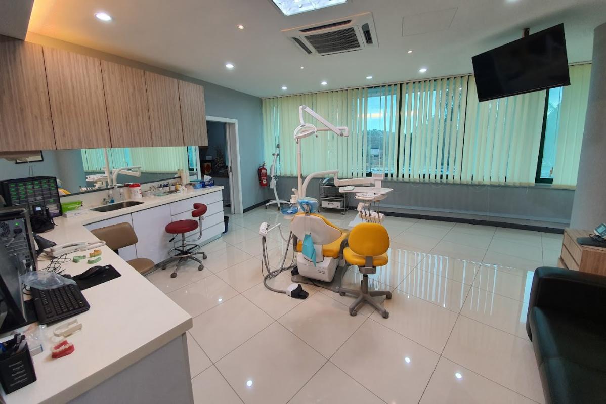 10 Pergigian Kosmetik Terbaik di Malaysia 2025 21 Chin Dental Clinic