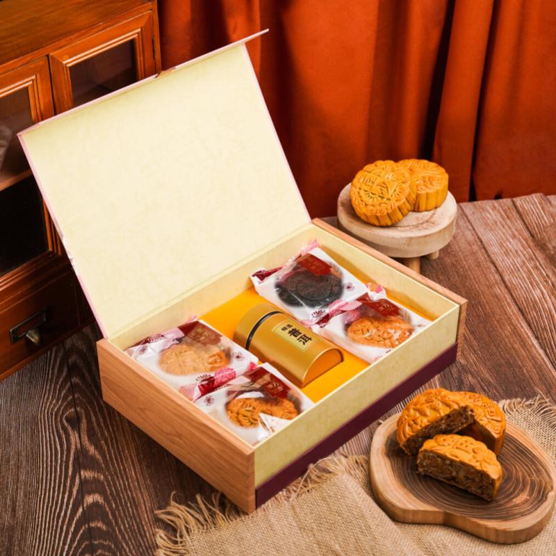 10 Jenama Kuih Bulan Premium Terbaik di Malaysia 2025 20 Fai Fing mooncakes are beautifully packaged with subtle yet elaborate design