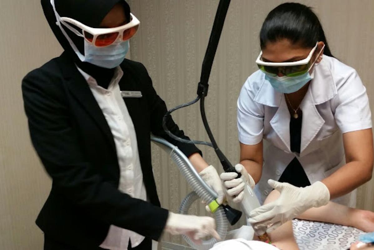 10 Tempat Terbaik Untuk Rawatan Stem Cell di KL & Selangor 2025 3 Stem cell facial treatment enhances skin elasticity