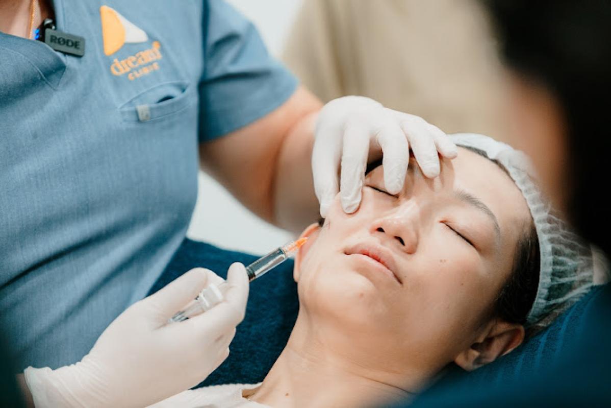 10 Tempat Terbaik Untuk Rawatan Stem Cell di Pulau Pinang 2025 11 Stem cell facial treatment offers skin rejuvenation and anti aging 3