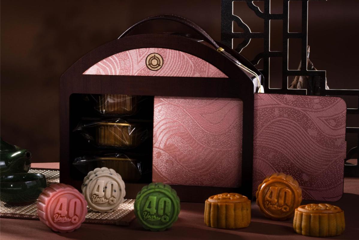 10 Jenama Kuih Bulan Premium Terbaik di Malaysia 2025 8 Tai Thong is a loved mooncake brand enjoyed by Malaysians which includes a premium mooncake gift set packaging