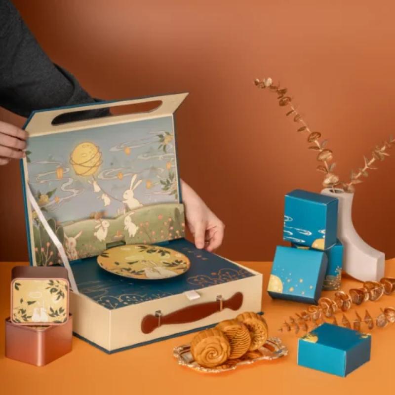 10 Jenama Kuih Bulan Premium Terbaik di Malaysia 2025 12 YuBakes flavourful mooncakes are made with the perfect blend of natural sweetness and design