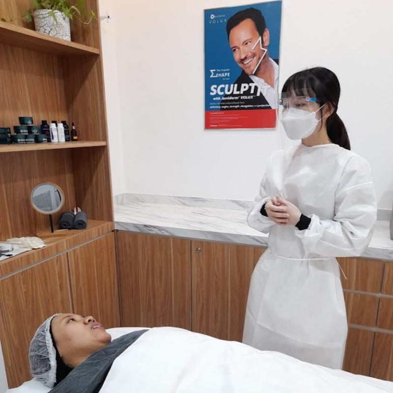 10 Klinik Rawatan Parut Jerawat Terbaik di Malaysia 2025 21 Dr Elaine @ Beverly Clinic 1