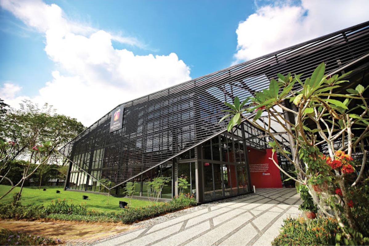 16 Must-Visit Places During Mid-Autumn Festival in Malaysia 2025 2 Enjoy Lantern Parade at Tropicana Corporation Berhad